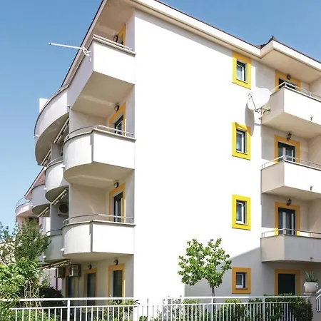 Beautiful In With Kitchen Apartment Makarska