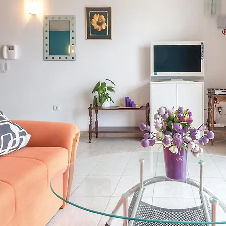 Apartamento Two-bedroom In Makarska