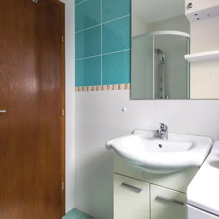 Beautiful In With Kitchen Makarska