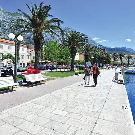 Apartment Beautiful In With Kitchen Makarska